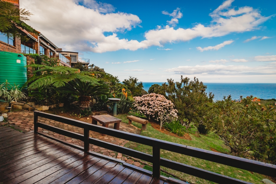 5 Bedroom Property for Sale in Herolds Bay Western Cape